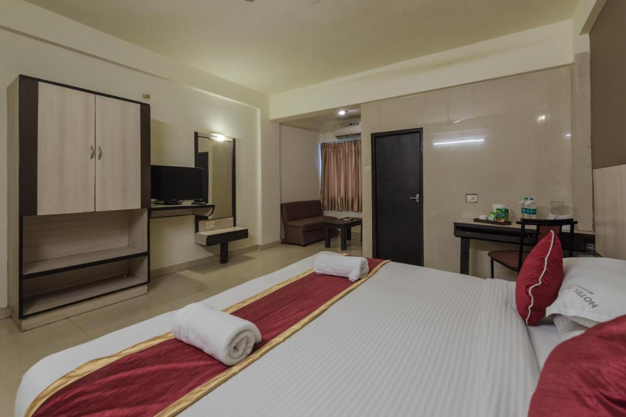 Hotel Roopa Mangalore Buitenkant foto